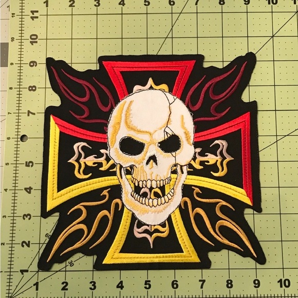 Large Skull Cross Back Patch Biker Iron or Sew on Patch Biker - Picture 4 of 4
